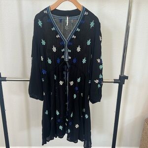 Free People summer dress. Light and flowy. Like new condition.